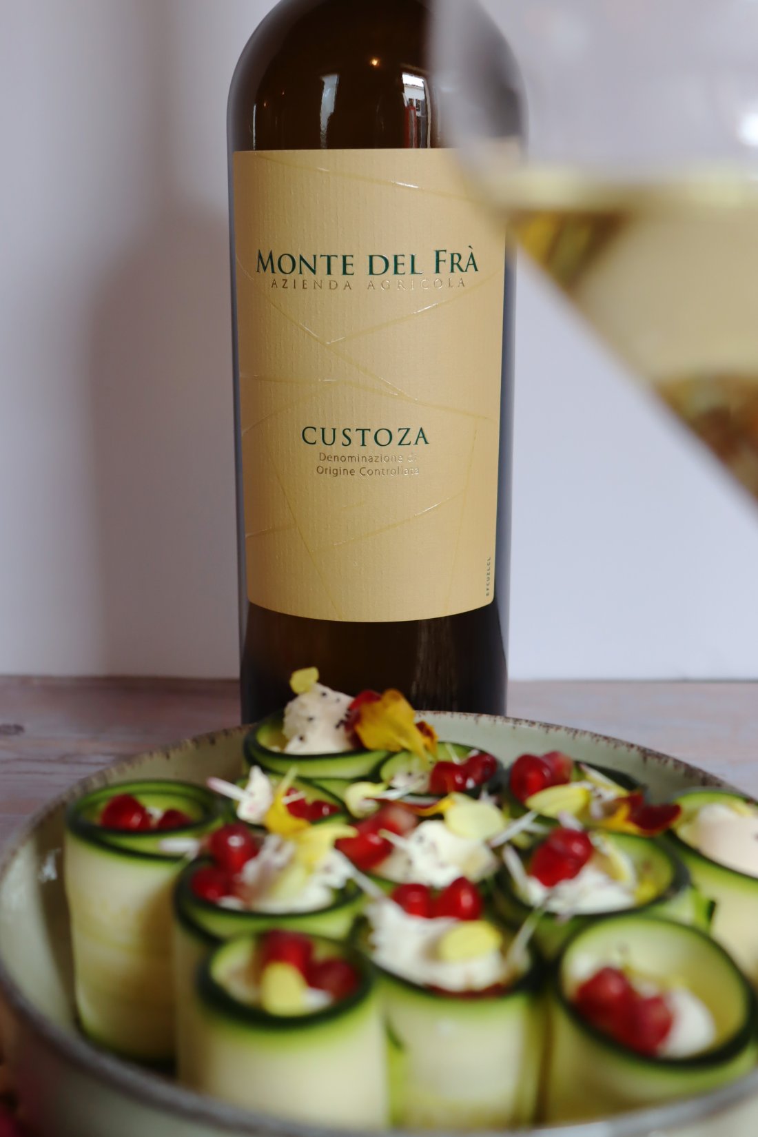 Vino lago di garda bianco e abbinamento cus_doc_verticale_rotolini_copia.jpg