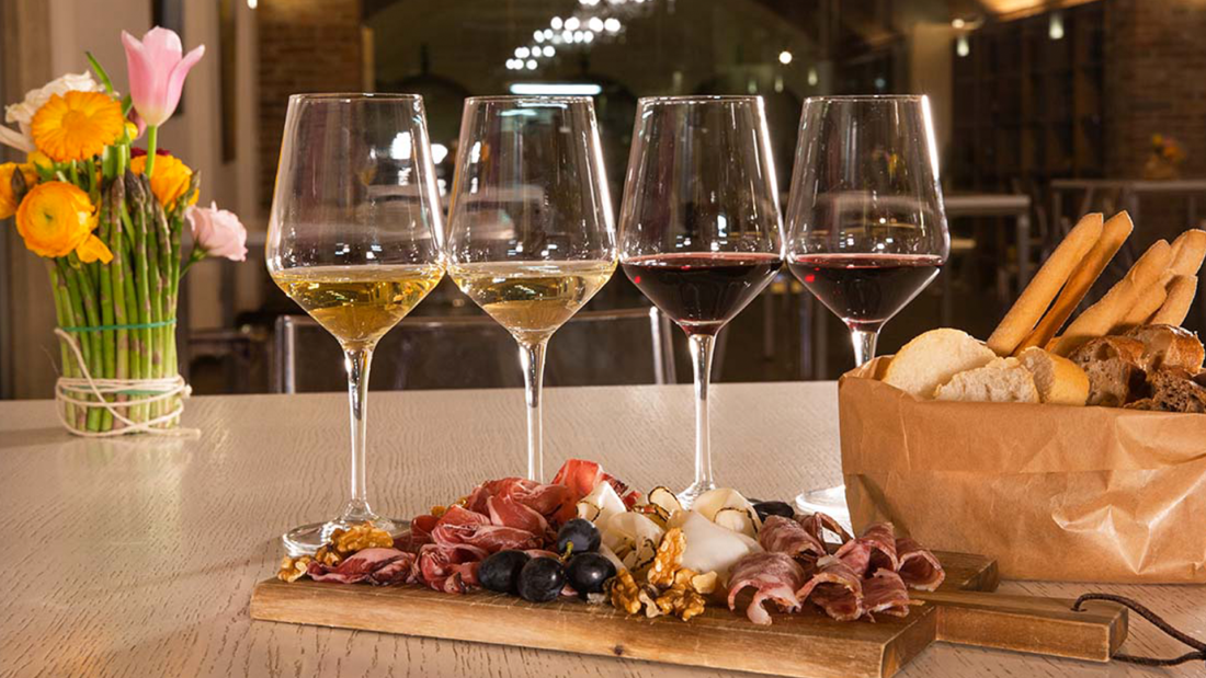 Vino e cibo in cantina al lago di Garda e verona degustazione.png