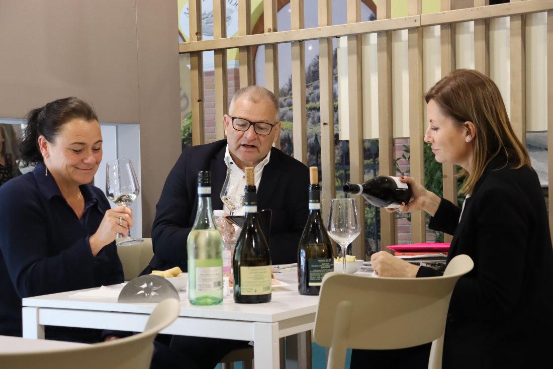 Marica Bonomo Vinitaly 2023 - vino Cà del Magro img_2314_copia.jpg