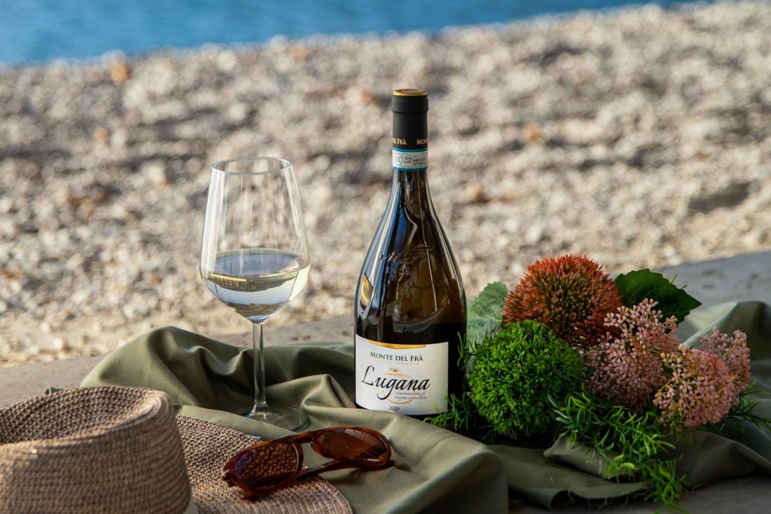 Nachos by the Sea & Lugana DOC Wine Pairing A fresh glass of Monte del Frà Lugana DOC inspires our Italian wine pairing for nachos enjoyed by the North Sea.